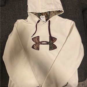 Medium Cream Camo Under Armour Sweatshirt/Hoodie